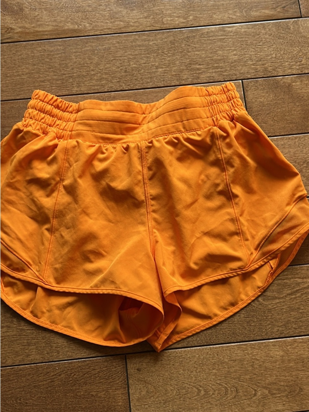Women's Lululemon hottie hot 2.5” Shorts - Orange